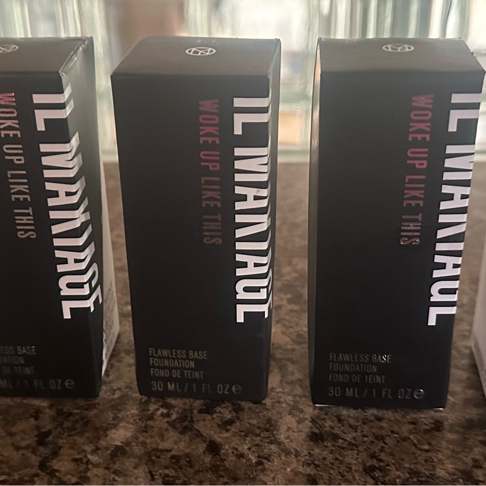 IL Makiage Foundation.  Shade color #230.  Brand New.  5 Bottles.